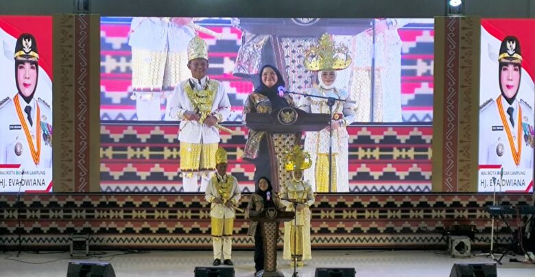 Fest Kreasi GTK 2025 Resmi Dibuka, Eva Dwiana Dorong Guru Lampung Jadi Inspiratif